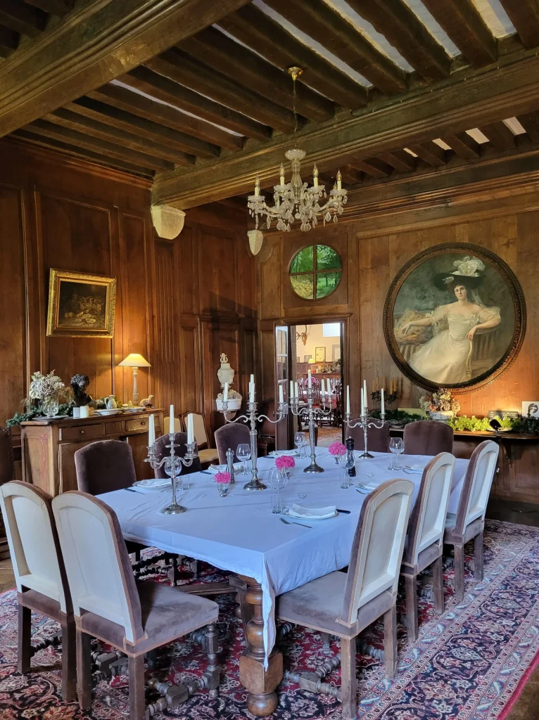 Table d'hôtes et dîner au Château de Bourgon en Mayenne