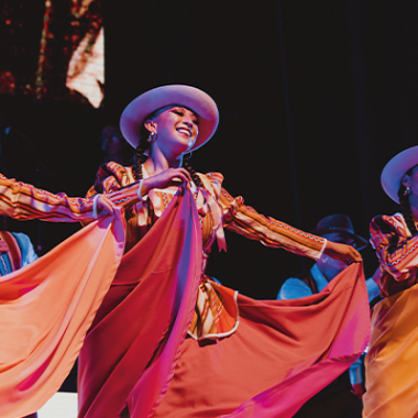 Femmes danses folkloriques